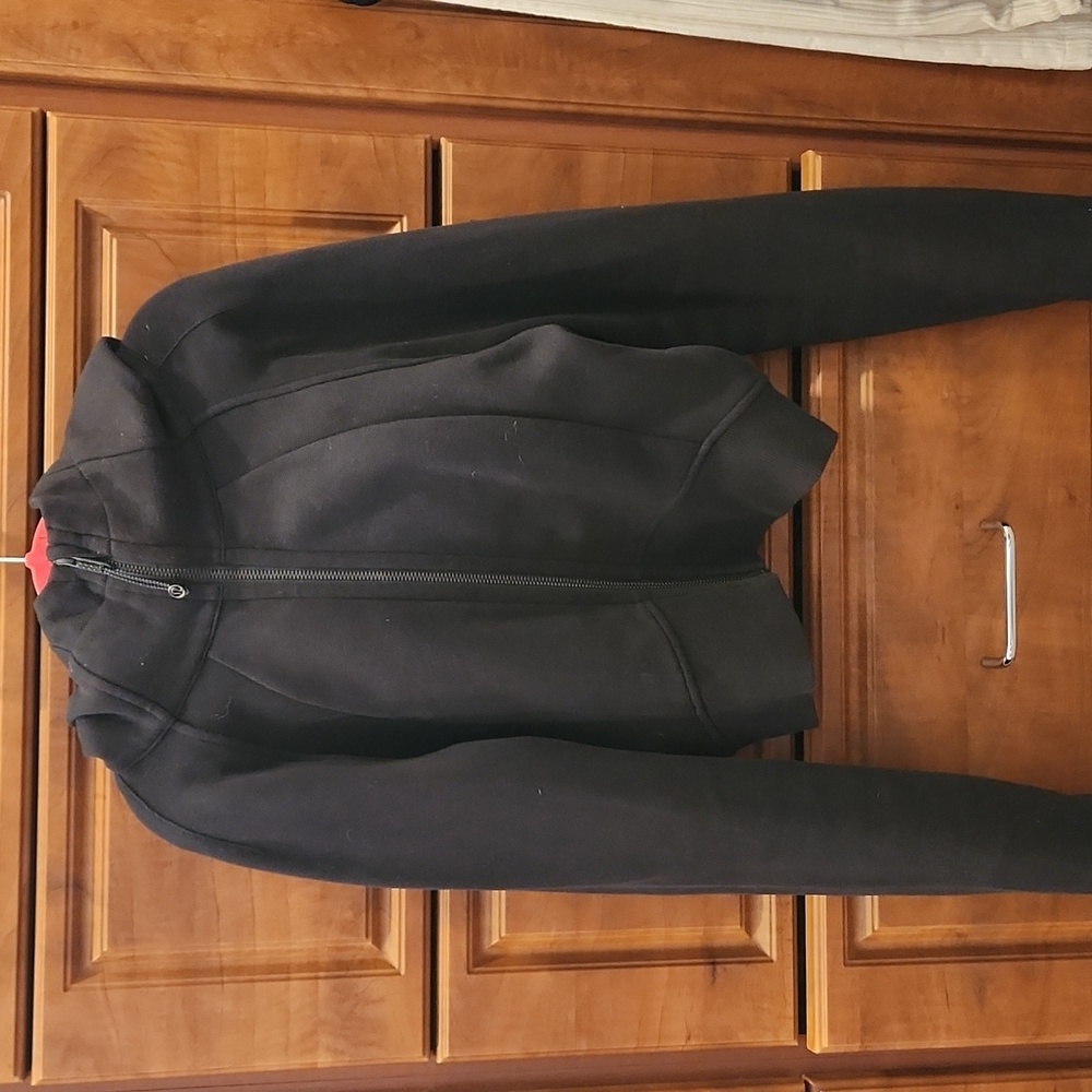 Lulemon Black Scuba Cropped Hoodie